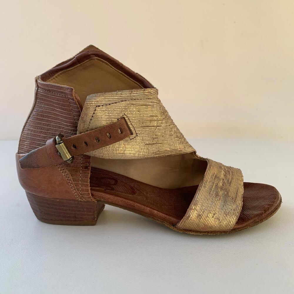 A.S.98 Metallic Gold Leather Open-Toe Sandals - Picture 4 of 11